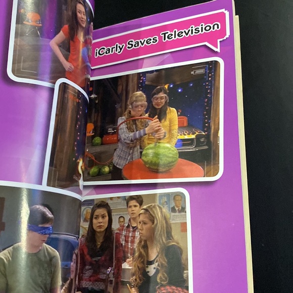 iCarly: iAm Famous! by Laurie McElroy - Scholastic Paperback Novel - Picture 7 of 10
